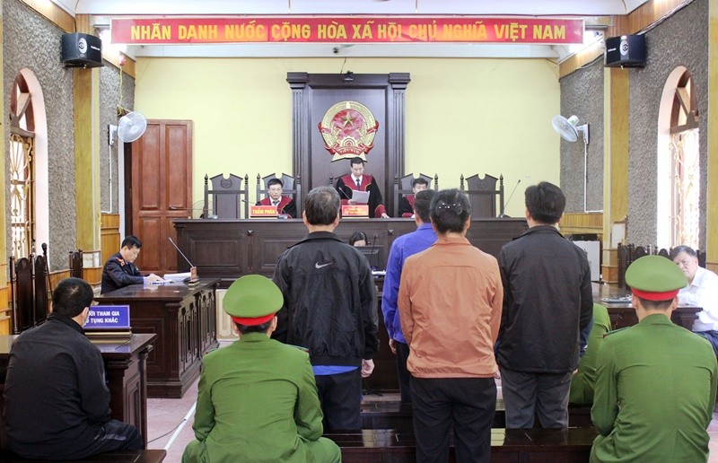 Bản án sơ thẩm cho các bị cáo gian lận điểm thi ở Sơn La