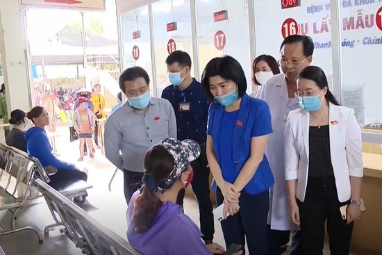 Đoàn công tác của HĐND TP Hà Nội khảo sát thực hiện Quy tắc ứng xử tại Bệnh viện đa khoa Hoài Đức.