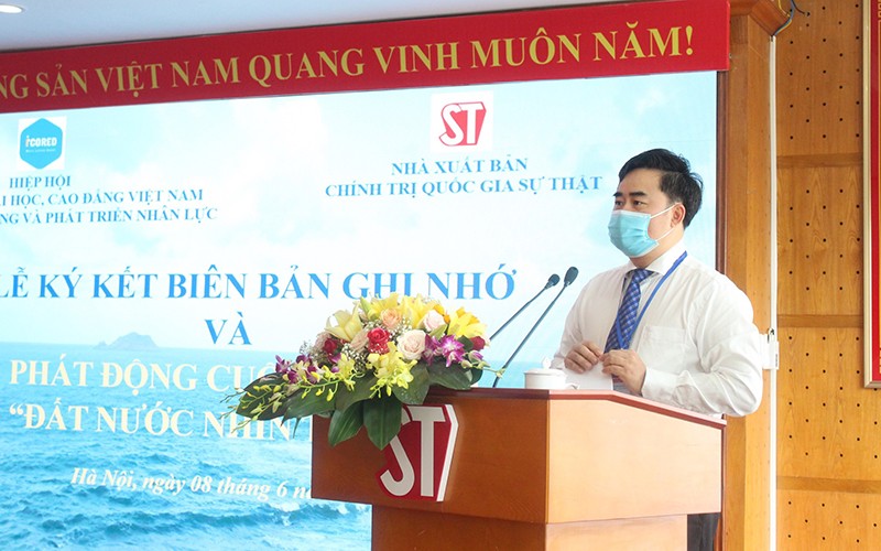 Giám đốc-Tổng Biên tập NXB Chính trị quốc gia Sự thật Phạm Minh Tuấn phát biểu tại lễ phát động.