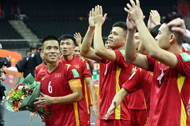 Đội tuyển futsal Việt Nam lần thứ hai liên tiếp đối mặt với đội tuyển futsal Nga tại vòng 1/8 VCK futsal World Cup. (Ảnh: VFF)
