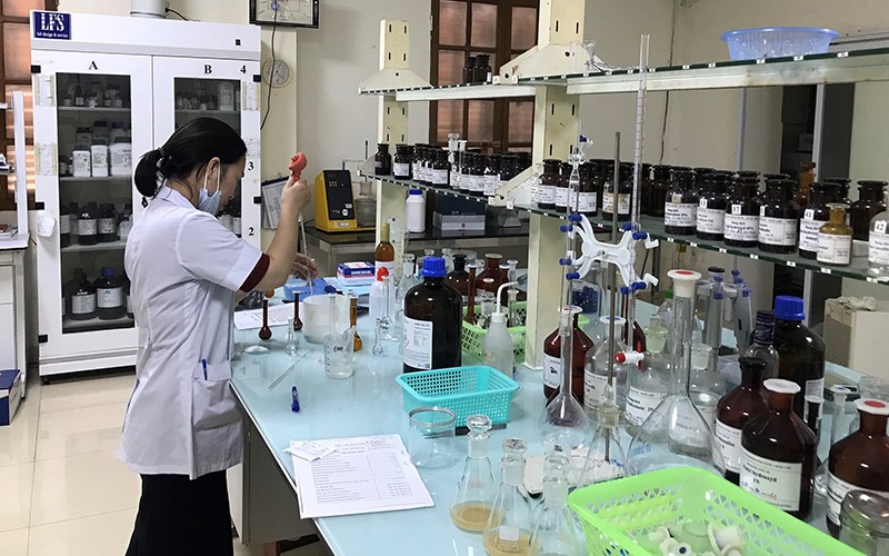 Chiết xuất mẫu đông dược tại Trung tâm Kiểm nghiệm thuốc, mỹ phẩm, thực phẩm tỉnh Hải Dương.