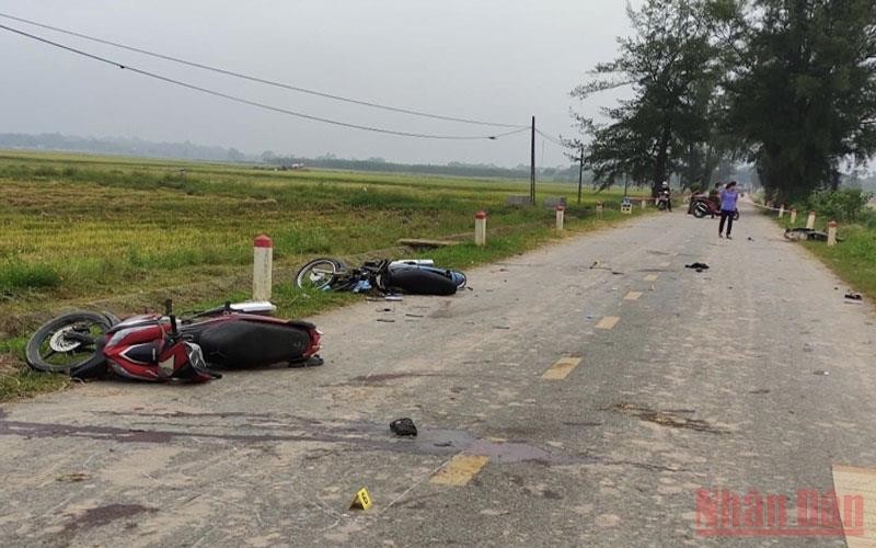 Ảnh minh họa: Hiện trường vụ tai nạn khiến 5 người tử vong tại khu Hạ Khê, xã Minh Tân, huyện Cẩm Khê, tỉnh Phú Thọ, ngày 21/9/2021. (Ảnh: NGỌC LONG)