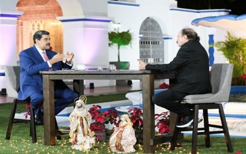 Tổng thống Venezuela Niclolas Maduro (trái) trong cuộc phỏng vấn với nhà báo Tây Ban Nha Ignacio Ramonet. (Ảnh: Prensa Latina)