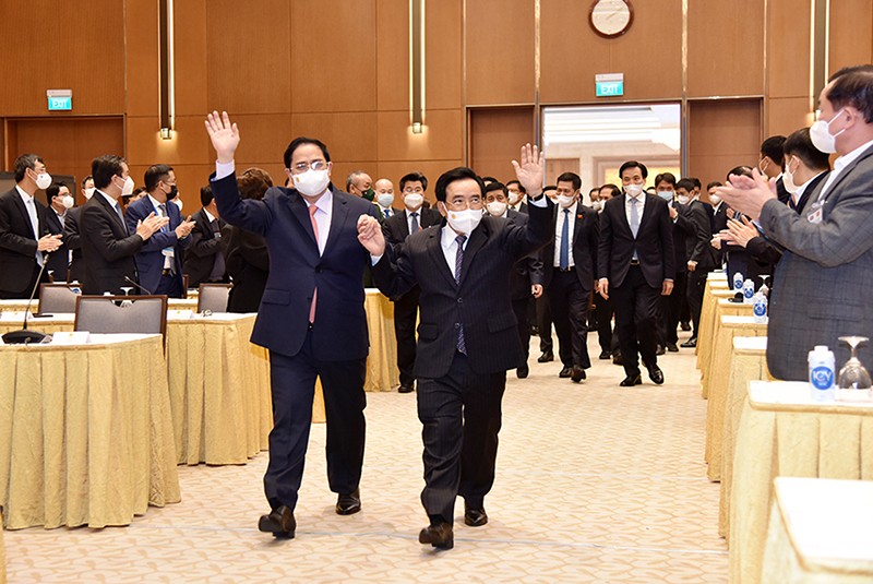 Thủ tướng Phạm Minh Chính và Thủ tướng Lào Phankham Viphavanh đến buổi gặp gỡ. 