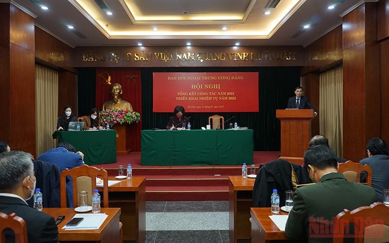 Đồng chí Lê Hoài Trung phát biểu tại hội nghị.