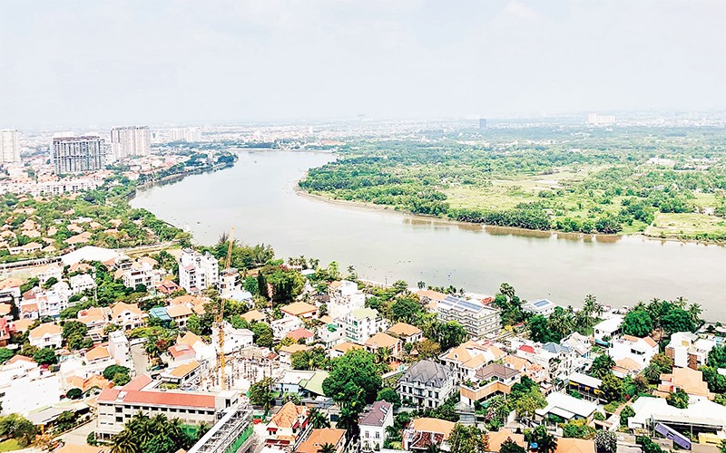 Một đoạn sông Sài Gòn chảy qua trung tâm TP Hồ Chí Minh.