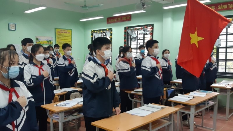 Học sinh lớp 9 trên địa bàn huyện Đan Phượng, Hà Nội đi học trở lại. (Ảnh tư liệu chụp ngày 22/11/2021)