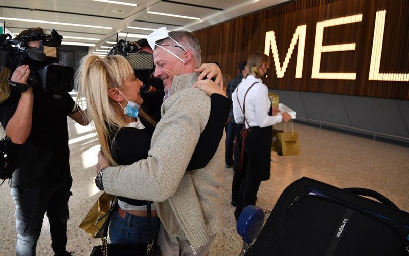 Hành khách quốc tế đến Sân bay Melbourne sáng 21/2 (Ảnh: REUTERS)