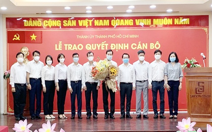 Tập thể Đảng ủy Liên hiệp Hợp tác xã Thương mại TP Hồ Chí Minh tại lễ trao quyết định của Thành ủy chỉ định đồng chí Vũ Anh Khoa làm Bí thư Đảng ủy Liên hiệp.