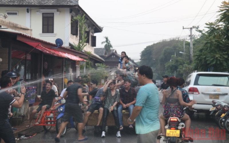 Các hoạt động như chơi té nước ngoài đường phố sẽ không được tổ chức trong dịp Tết cổ truyền năm nay tại Lào.