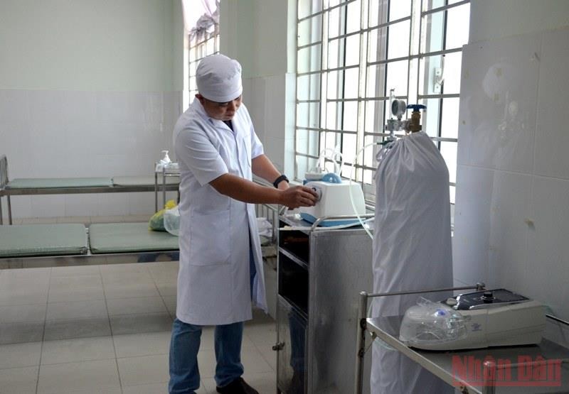 Các dụng cụ, thiết bị, vật tư y tế được Bệnh viện Y học cổ truyền - Phục hồi chức năng tỉnh Bình Thuận trang bị để phục vụ công tác phòng, chống dịch.