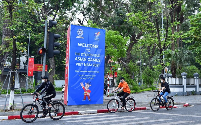 Công tác quảng bá, thông tin về SEA Games 31 trên các tuyến phố chính của Hà Nội. (Ảnh: Thủy Nguyên)