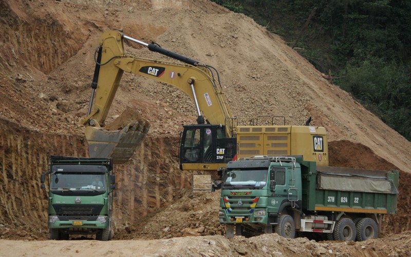 Thi công các gói thầu thuộc dự án Nghi Sơn-Diễn Châu và Diễn Châu-Bãi Vọt trên địa bàn 2 tỉnh Thanh Hóa, Nghệ An.