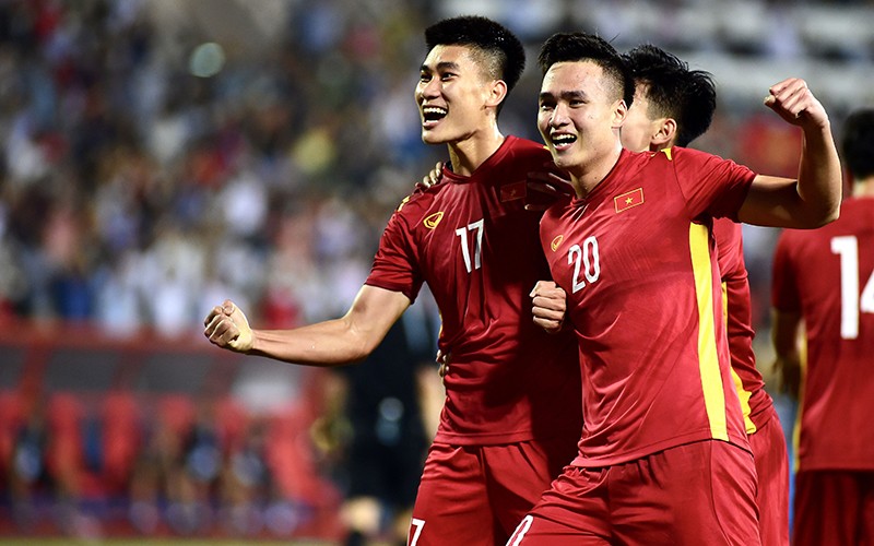Niềm vui của các cầu thủ U23 Việt Nam sau bàn thắng vào lưới đội U23 Indonesia. (Ảnh TRẦN HẢI)