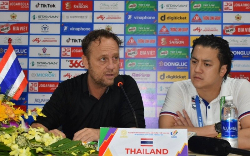 HLV Alexandre Polking của đội tuyển U23 Thái Lan khẳng định, đội bóng mang biệt danh “Voi chiến” không e ngại bất kỳ đối thủ nào ở vòng bán kết.