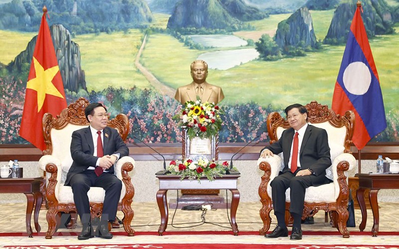 Chủ tịch Quốc hội Vương Đình Huệ đến chào xã giao Tổng Bí thư, Chủ tịch nước Lào Thongloun Sisoulith. (Ảnh: Doãn Tấn/TTXVN)