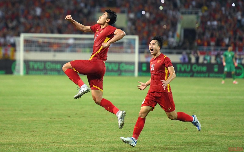Tiền đạo Nhâm Mạnh Dũng trở thành người hùng với bàn thắng ở phút 83, giúp U23 Việt Nam bảo vệ thành công tấm Huy chương Vàng bóng đá nam SEA Games. (Ảnh: THÀNH ĐẠT)