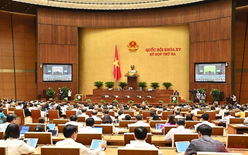 Các đại biểu Quốc hội dự phiên họp tại Hội trường Diên Hồng sáng 26/5. (Ảnh: KHOA LINH)