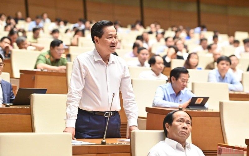 Phó Thủ tướng Lê Minh Khái phát biểu giải trình trước Quốc hội trong phiên làm việc tại hội trường ngày 2/6. (Ảnh: ĐĂNG KHOA)