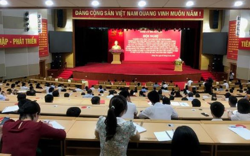 Tỉnh ủy Hưng Yên tổ chức Hội nghị nghiên cứu học tập chuyên đề toàn khóa và sinh hoạt chính trị, tư tưởng