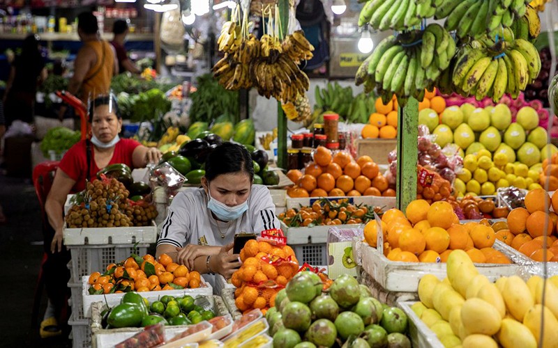 Một khu chợ tại TP Quezon, Philippines, ngày 2/5/2021. (Ảnh: Reuters)