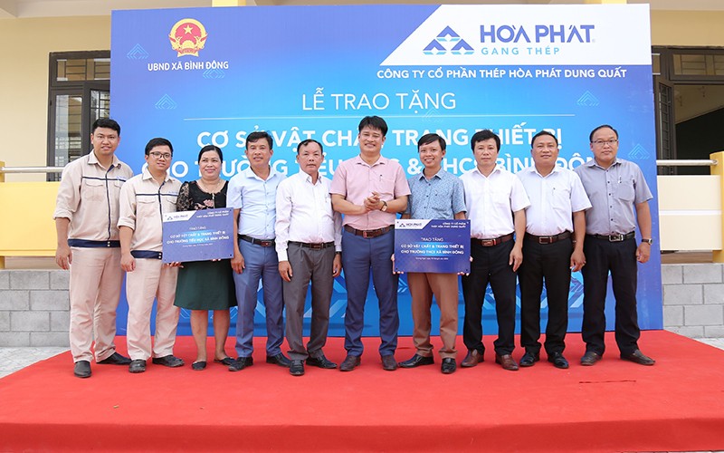 Hòa Phát Dung Quất tài trợ hơn 5 tỷ đồng nâng cấp trường học và trạm y tế tại huyện Bình Sơn.