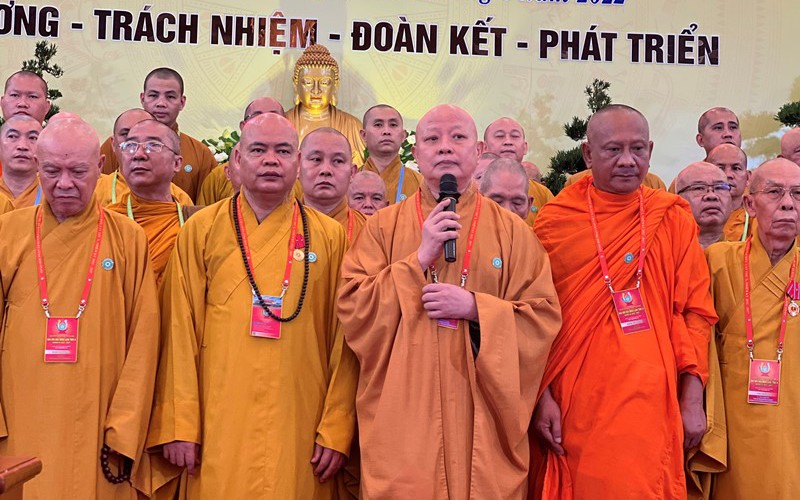 Hòa thượng Thích Lệ Trang (đang phát biểu) - tân Trưởng ban Trị sự Giáo hội Phật giáo Việt Nam TP Hồ Chí Minh. 
