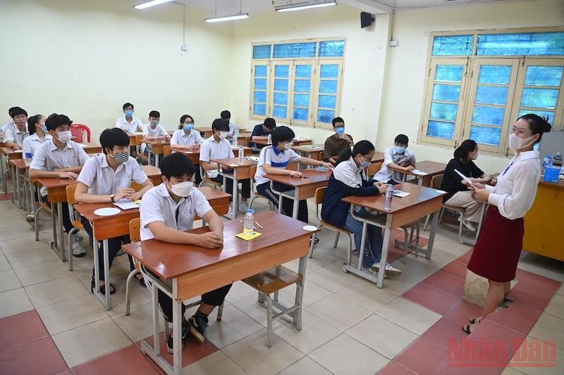 Thí sinh tại kỳ thi tuyển sinh vào lớp 10 THPT năm học 2022-2023 của Hà Nội. Ảnh: THÀNH ĐẠT