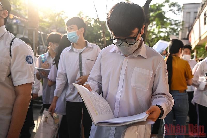 Thí sinh tại kỳ thi tuyển sinh vào lớp 10 năm học 2022-2023 của Hà Nội. Ảnh: THÀNH ĐẠT