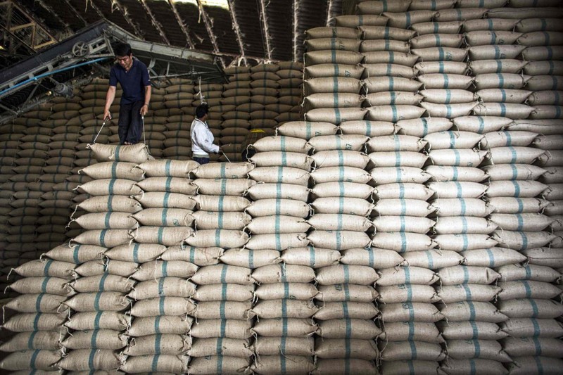 Kho chứa gạo của một nhà máy xay xát ở tỉnh Udon Thani. (Ảnh: Reuters)