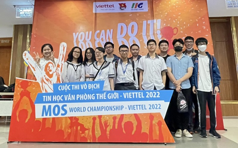 Trường Trung học phổ thông Chuyên Lê Hồng Phong (Nam Định) “thắng lớn” tại vòng thi cấp quốc gia Cuộc thi Vô địch tin học văn phòng thế giới-Viettel 2022.