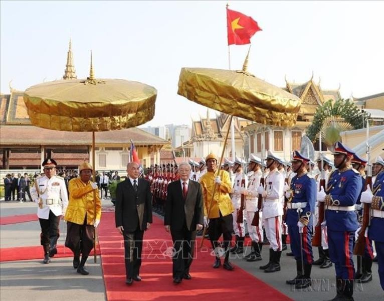 Quốc vương Norodom Sihamoni chủ trì lễ đón Tổng Bí thư, Chủ tịch nước Nguyễn Phú Trọng thăm cấp Nhà nước Vương quốc Campuchia trong 2 ngày 25-26/2/2019. (ảnh: TTXVN)