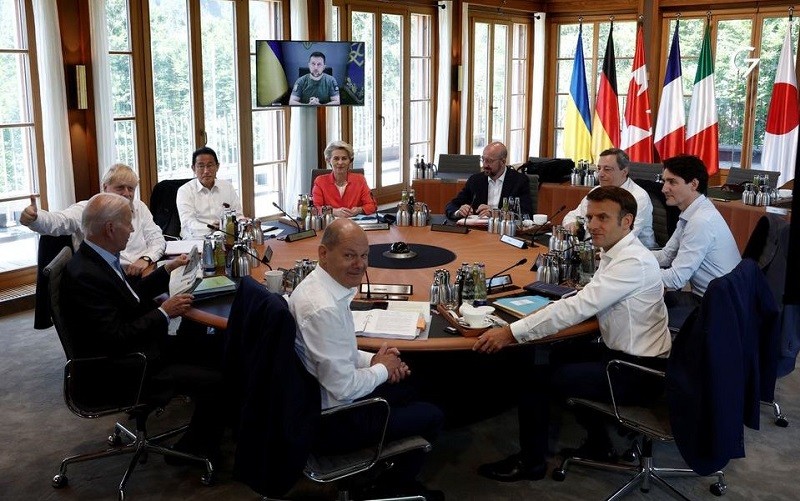 Các lãnh đạo G7 và EU tham dự cuộc làm việc trực tuyến với Tổng thống Ukraine Volodymyr Zelensky tại Hội nghị thượng đỉnh G7 ở lâu đài Schloss Elmau, Bavaria, Đức, ngày 27/6/2022. (Ảnh: REUTERS)
