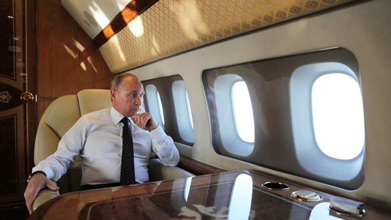 Tổng thống Vladimir Putin trên chuyên cơ riêng. (Ảnh: Tass)