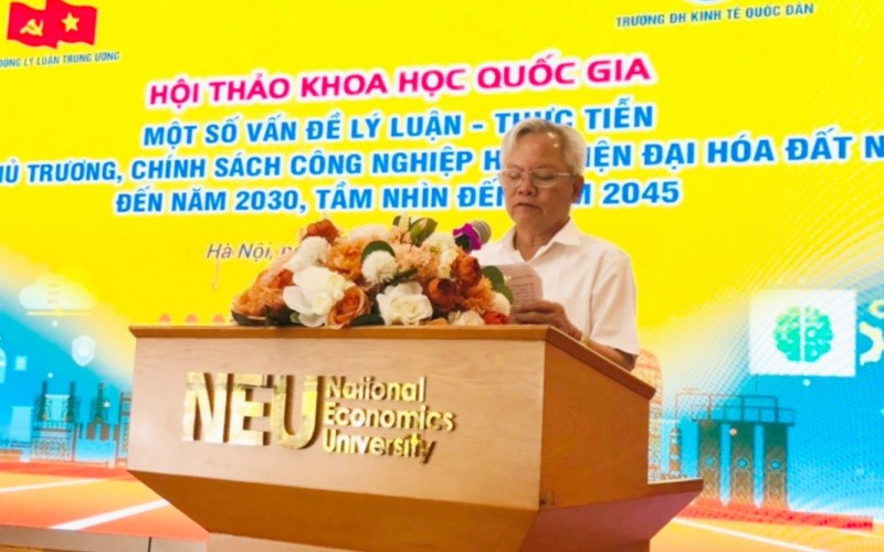 GS, TS Tạ Ngọc Tấn phát biểu khai mạc Hội thảo.