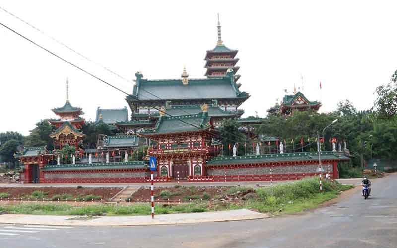 Chùa Minh Thành, thành phố Pleiku, tỉnh Gia Lai, thu hút nhiều du khách tham quan khi đến với phố núi Pleiku. 