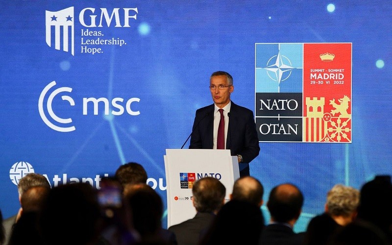 Tổng thư ký NATO Jens Stoltenberg phát biểu tại Hội nghị thượng đỉnh NATO tại Madrid, Tây Ban Nha ngày 28/6. (Ảnh: Reuters)