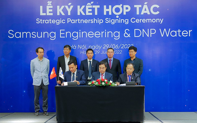 Lễ ký kết trở thành cổ đông chiến lược của Samsung Engineering và DNP Water. Ảnh: NGUYỄN TRUNG
