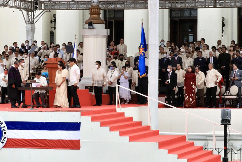 Phó Chủ tịch nước tại Lễ Tuyên thệ nhậm chức của Tổng thống Philippines.