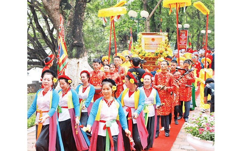 Lễ đón Bằng công nhận Di tích quốc gia đặc biệt đền Voi Phục (phường Ngọc Khánh, quận Ba Đình).