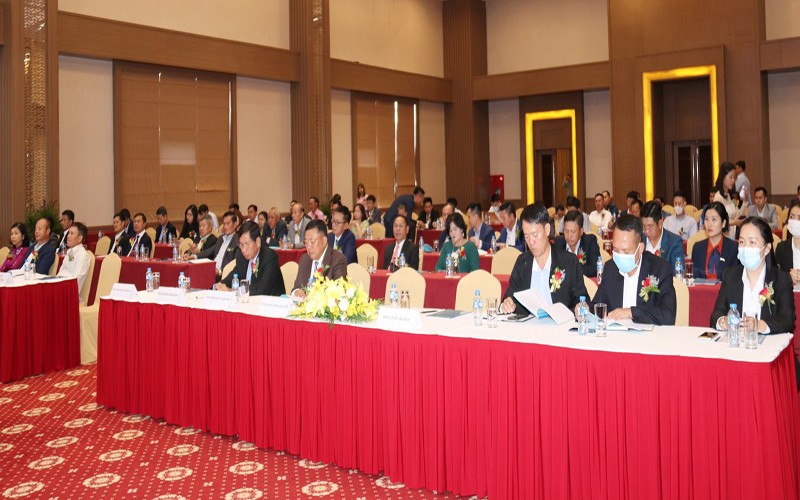 Đại diện Đại sứ quán, chính quyền một số tỉnh của Lào và hàng chục doanh nghiệp Việt Nam tại Đại hội. (Ảnh: Duy Toàn)