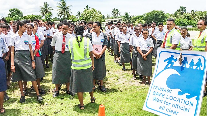 Tập huấn ứng phó với sóng thần cho trẻ em ở đảo Fiji. Ảnh: UNDP