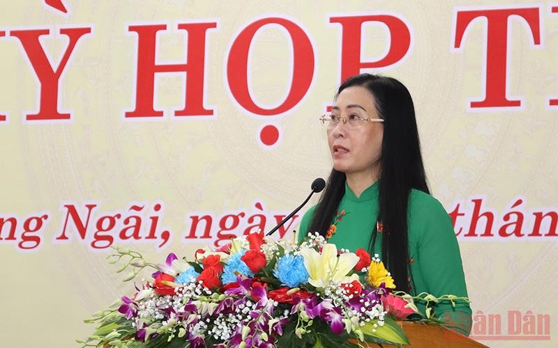 Đồng chí Bùi Thị Quỳnh Vân phát biểu khai mạc kỳ họp. 