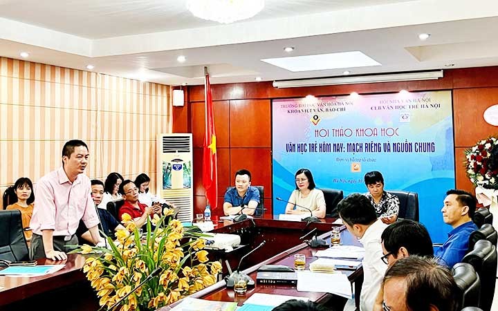 Hội thảo khoa học về văn học trẻ do Trường đại học Văn hóa Hà Nội tổ chức. (Ảnh: MỸ HẠNH)