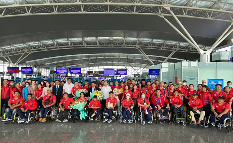 Đoàn thể thao người khuyết tật Việt Nam lên đường dự ASEAN Para Games 11-2022.