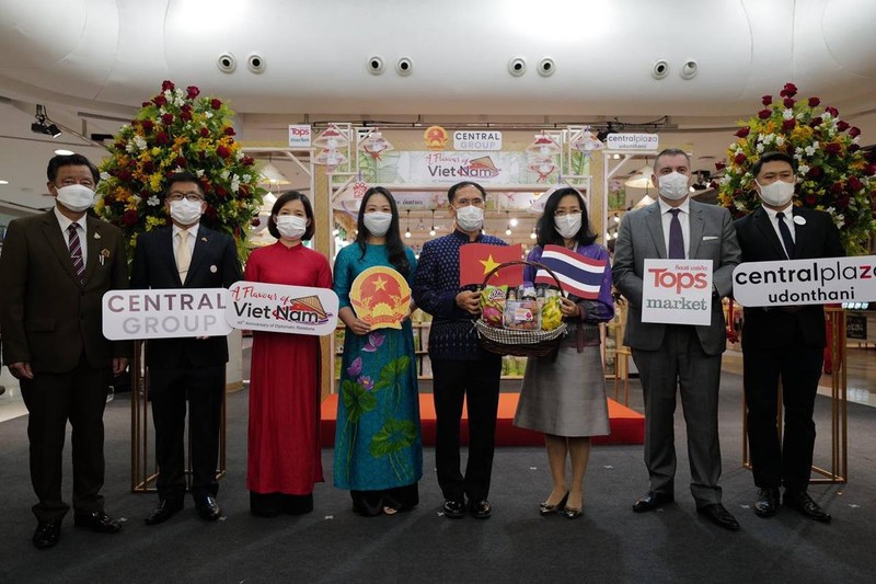 Đại diện Central Group tham dự lễ khai mạc Tuần hàng Việt Nam tại Thái Lan năm 2021. 