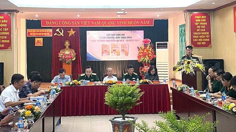 Nhà xuất bản Quân đội nhân dân ra mắt cuốn sách “Đại tướng Nguyễn Quyết - Tuyển tập”.