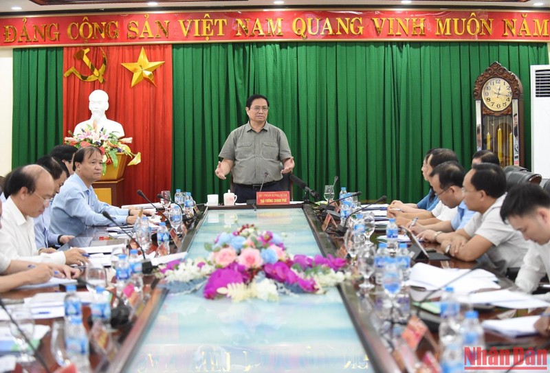 Thủ tướng Phạm Minh Chính thị sát dự án cải tạo, mở rộng Nhà máy Phân đạm Hà Bắc ảnh 1