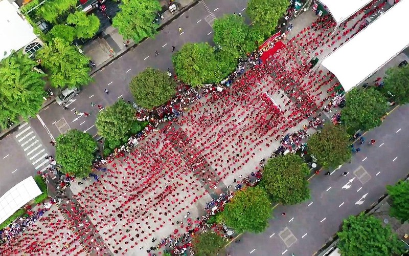3 nghìn đội viên, thiếu niên, nhi đồng biểu diễn flashmob trên Phố đi bộ Nguyễn Huệ.