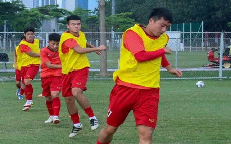 Các cầu thủ U19 tại buổi tập chiều 12/7. (Nguồn: VFF)